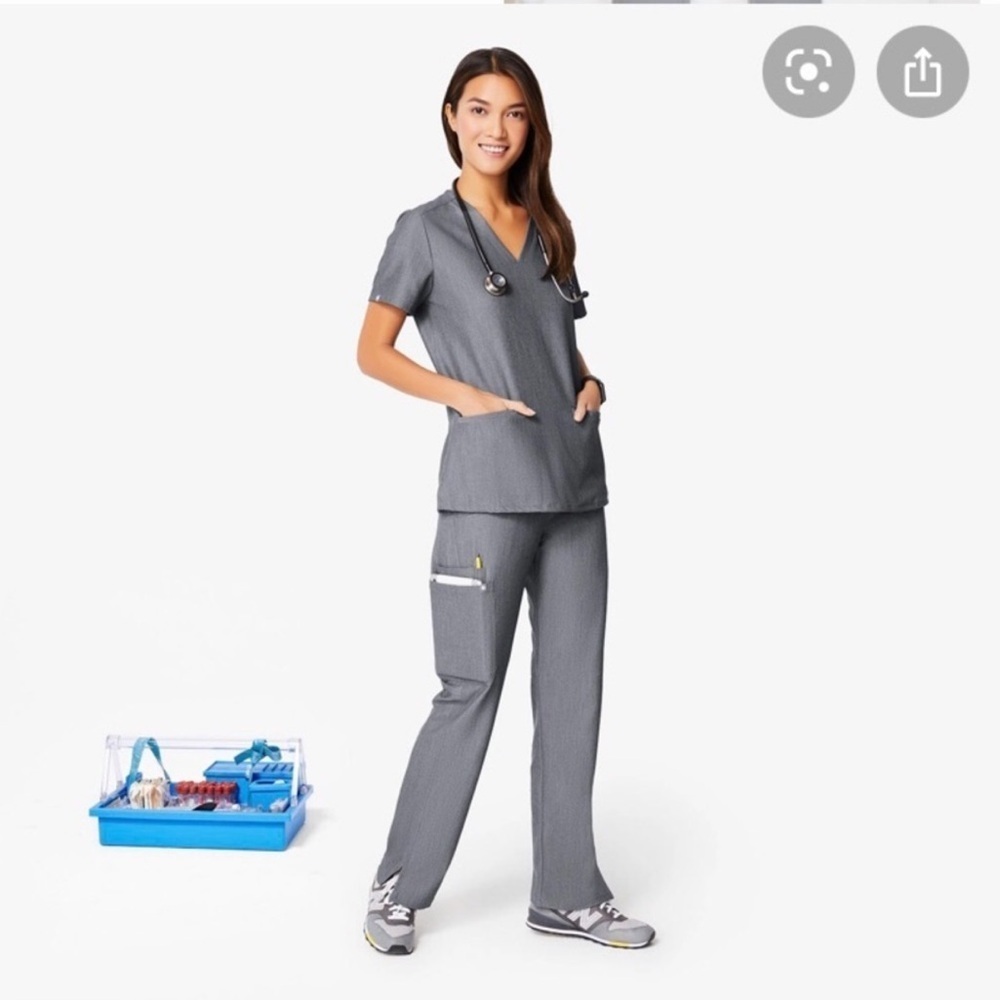 FIGS grey medical scrub pant w pockets